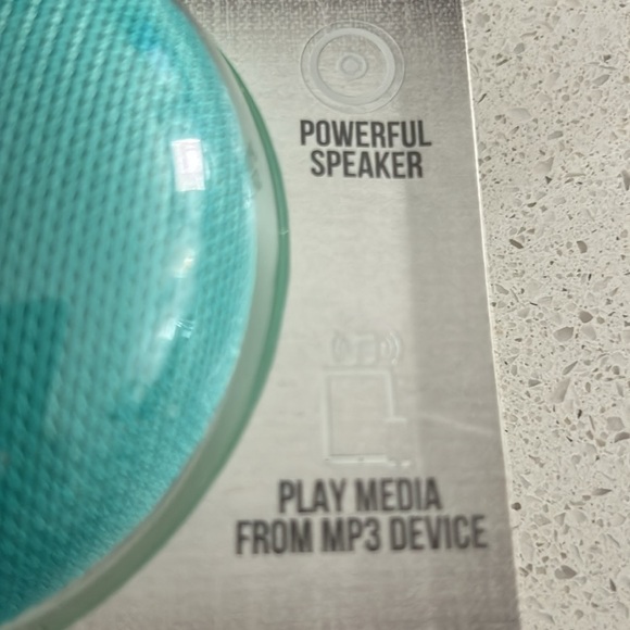 Aduro Phase wireless water resistant speaker - Picture 3 of 7